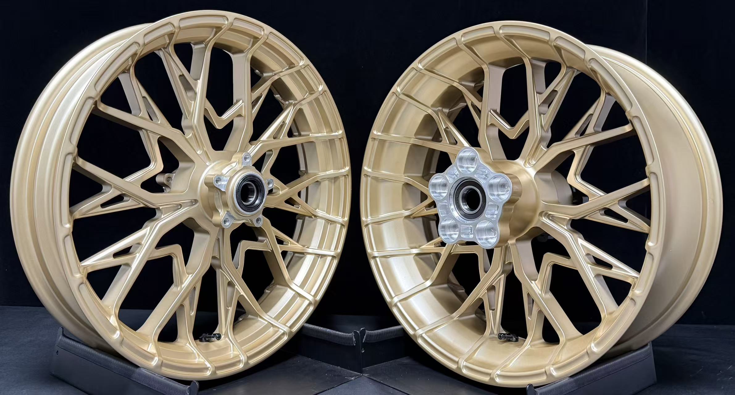 WILDOUTフォージドホイール前後セット PANIGALE V4 2025-