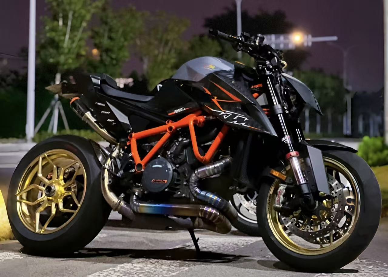 WILDOUTフォージドホイール前後セット 1290/1390 SUPER DUKE