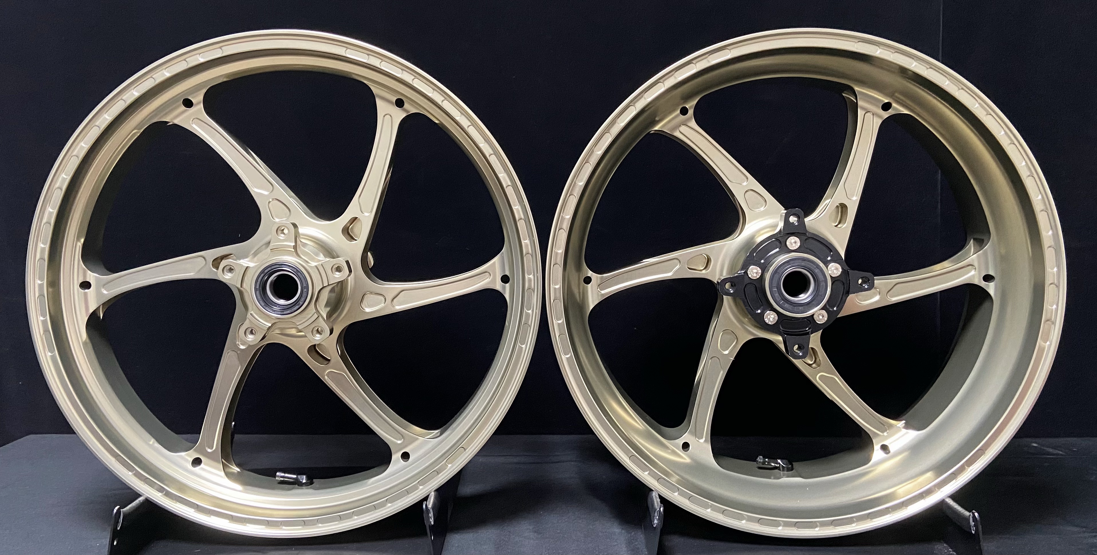 WILDOUTフォージドホイール前後セット ZH2