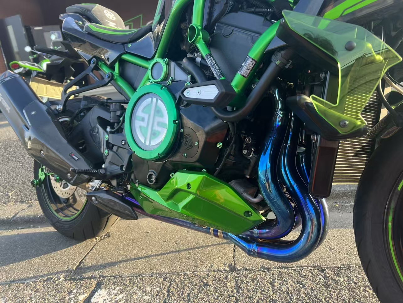 BURNOUTチタンエキゾーストパイプ ZH2