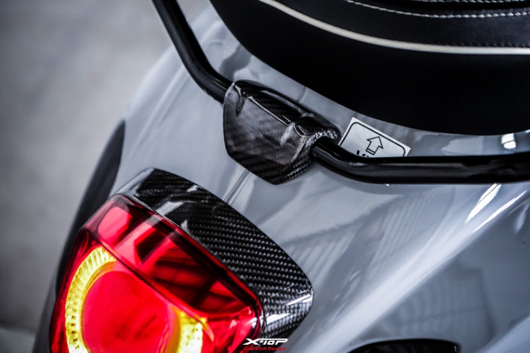 X-TOP カーボンテールランプフレーム 150