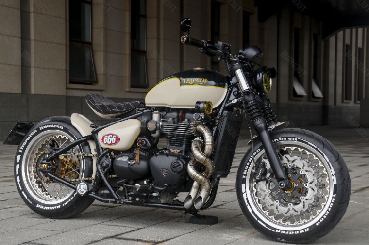 BURNOUTチタンフルエキゾーストマフラー  ボンネビルボバー