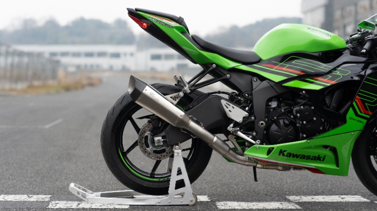 BURNOUTチタンフルエキゾーストマフラー ZX-6R カーボン仕様